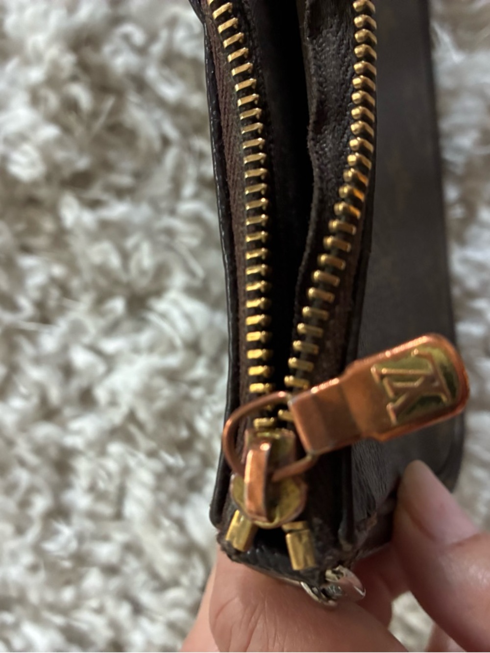 Authentic Louis Vuitton Monogram small pouch with Gold Chain - Picture 4 of 5